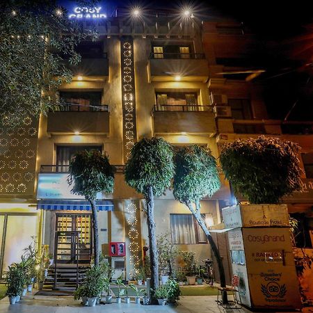 ניו דלהי Cosy Grand, Chanakyapuri By The Cosy Hotels מראה חיצוני תמונה