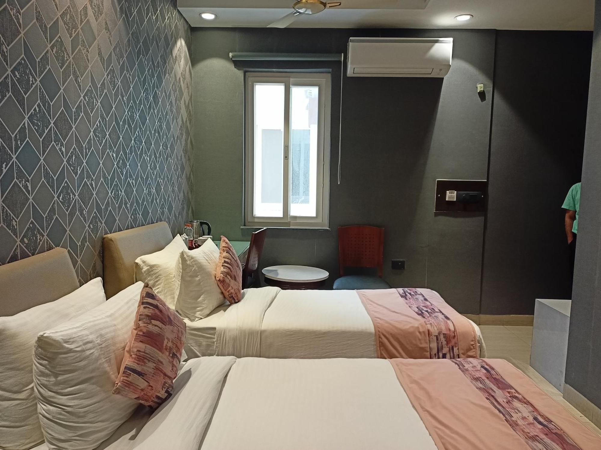 ניו דלהי Cosy Grand, Chanakyapuri By The Cosy Hotels מראה חיצוני תמונה